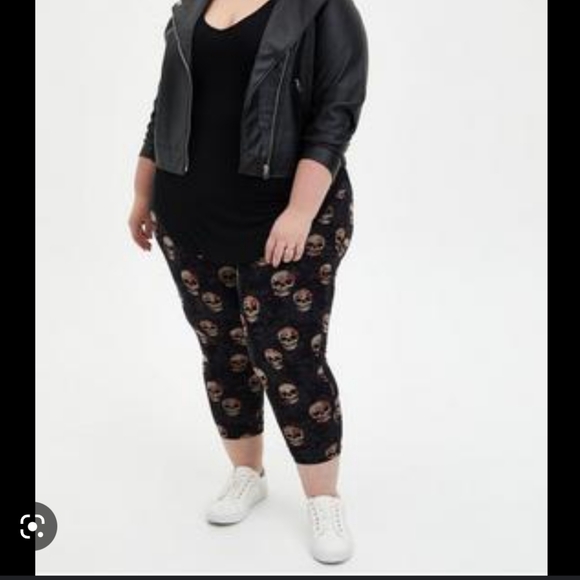 TORRID CROP COMFORT WAIST PREMIUM LEGGING - Picture 1 of 5